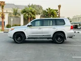 Land Cruiser VXR V8 20213